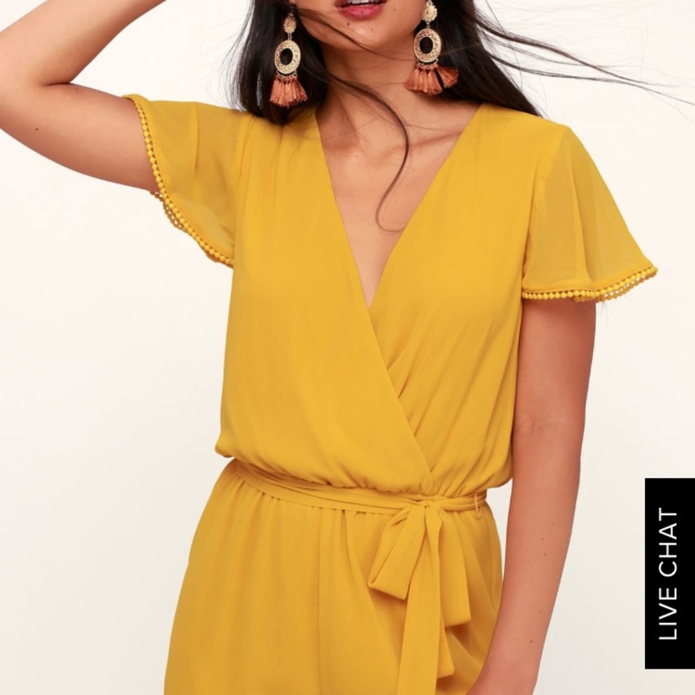 Lulu’s mustard/ marigold ROMPER size small